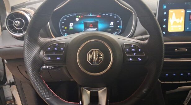 MG MG EHS MG EHS 1.5T 16.6kwh EDU 2WD COM LHD DARK