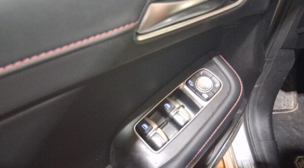 MG MG EHS MG EHS 1.5T 16.6kwh EDU 2WD COM LHD DARK