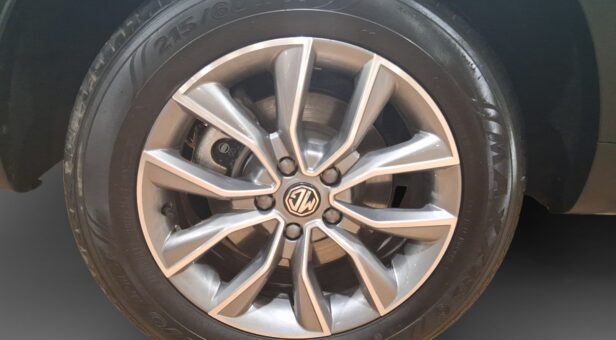 MG MG EHS MG EHS 1.5T 16.6kwh EDU 2WD COM LHD DARK
