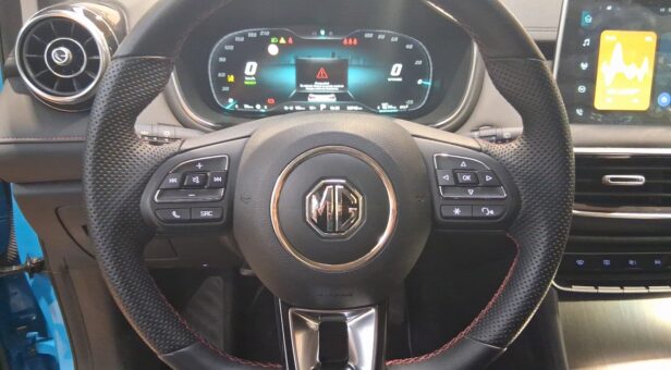 MG MG EHS MG EHS 1.5T 16.6kwh EDU 2WD COM LHD DARK