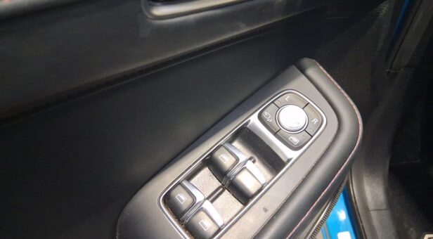 MG MG EHS MG EHS 1.5T 16.6kwh EDU 2WD COM LHD DARK