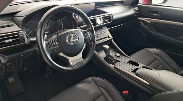LEXUS RC COUPE 2.5 300H EXECUTIVE 223 2p