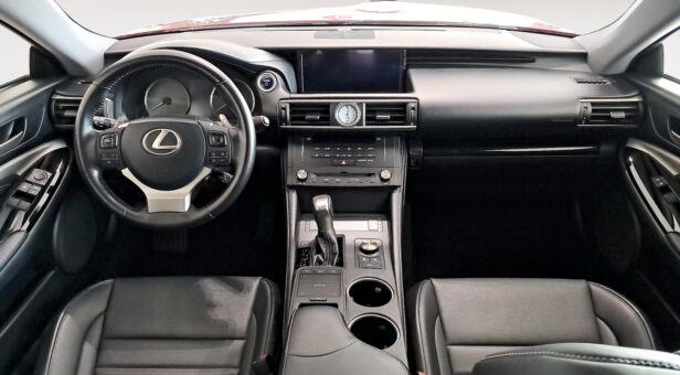 LEXUS RC COUPE 2.5 300H EXECUTIVE 223 2p