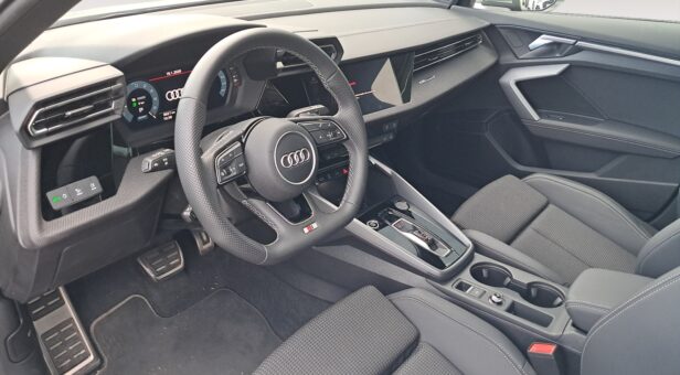 AUDI A3 BERLINA CON PORTON 1.5 40 TFSI E S TRONIC GENUINE ED SPBACK 204 5p