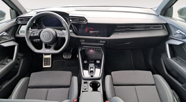 AUDI A3 BERLINA CON PORTON 1.5 40 TFSI E S TRONIC GENUINE ED SPBACK 204 5p