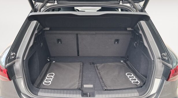 AUDI A3 BERLINA CON PORTON 1.5 40 TFSI E S TRONIC GENUINE ED SPBACK 204 5p