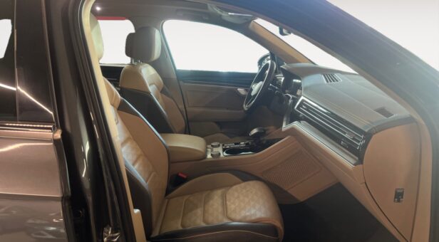 VOLKSWAGEN TOUAREG TODOTERRENO 3.0 TDI 210KW R-LINE AT 4WD 286 5p VOLKSWAGEN TOUAREG TODOTERRENO 3.0 TDI 210KW R-LINE AT 4WD 286 5p
