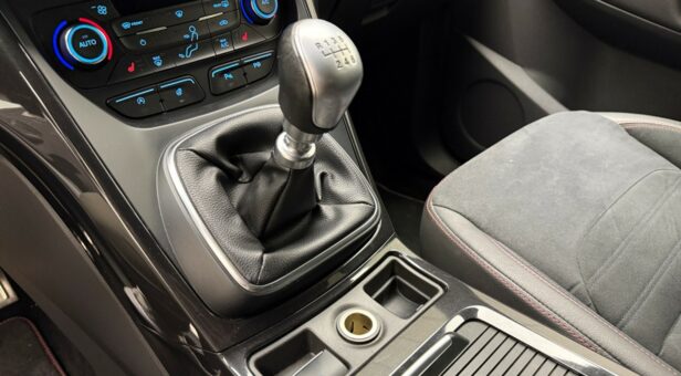 FORD KUGA TODOTERRENO 1.5 TDCI 88KW ST-LINE 2WD 120 5p
