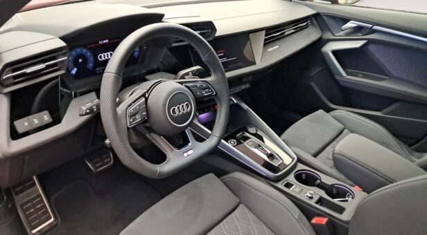 AUDI AUDI A3 SPORT BACK AUDI A3 SPORTBACK LAUNCH EDITION 35 TFSI 110 kw S TRONIC AUDI AUDI A3 SPORT BACK AUDI A3 SPORTBACK LAUNCH EDITION 35 TFSI 110 kw S TRONIC