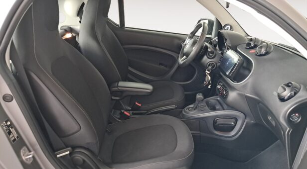 SMART FORTWO MINICOCHE 0.9 66KW COUPE 90 3p