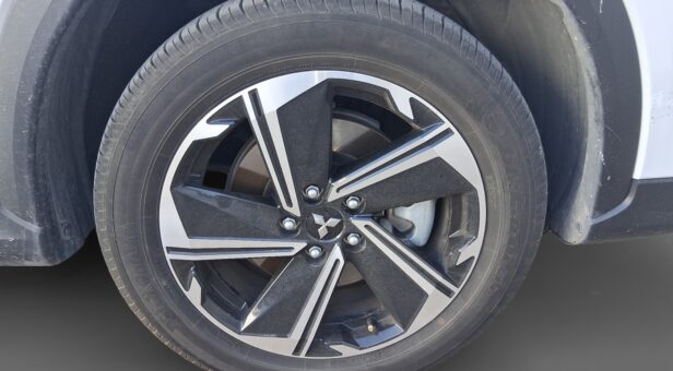 MITSUBISHI ECLIPSE CROSS TODOTERRENO 2.4 PHEV KAITEKI AUTO 4WD 188 5p MITSUBISHI ECLIPSE CROSS TODOTERRENO 2.4 PHEV KAITEKI AUTO 4WD 188 5p