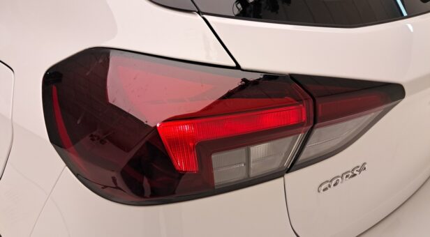 OPEL CORSA BERLINA CON PORTON 1.5D DT 74KW EDITION 102 5p