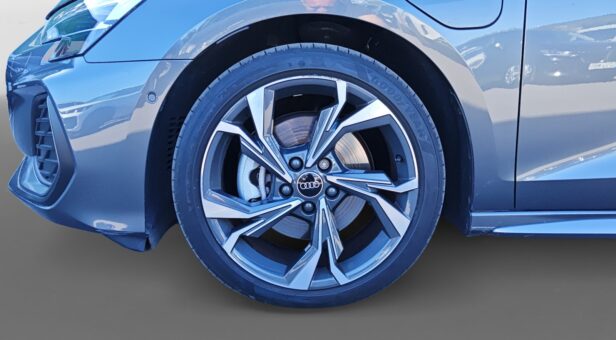 AUDI A3 BERLINA CON PORTON 1.5 40 TFSI E S TRONIC S LINE SPORTBACK 204 5p AUDI A3 BERLINA CON PORTON 1.5 40 TFSI E S TRONIC S LINE SPORTBACK 204 5p