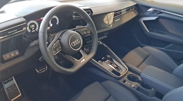 AUDI A3 BERLINA CON PORTON 1.5 40 TFSI E S TRON ALLSTREET ADVANCED 204 5p AUDI A3 BERLINA CON PORTON 1.5 40 TFSI E S TRON ALLSTREET ADVANCED 204 5p