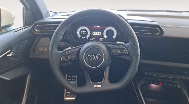 AUDI A3 BERLINA CON PORTON 1.5 40 TFSI E S TRON ALLSTREET ADVANCED 204 5p AUDI A3 BERLINA CON PORTON 1.5 40 TFSI E S TRON ALLSTREET ADVANCED 204 5p