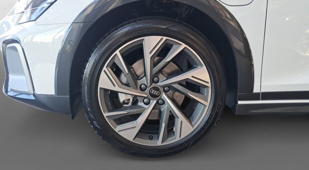 AUDI A3 BERLINA CON PORTON 1.5 40 TFSI E S TRON ALLSTREET ADVANCED 204 5p AUDI A3 BERLINA CON PORTON 1.5 40 TFSI E S TRON ALLSTREET ADVANCED 204 5p