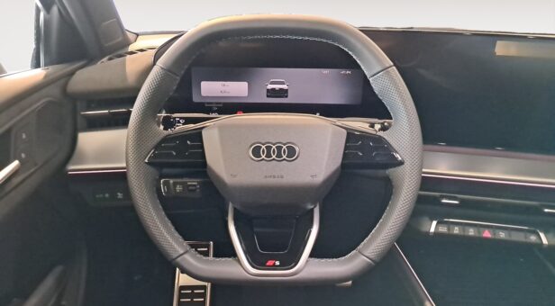 AUDI Q3 TODOTERRENO 2.0 TDI S TRONIC BLACK LINE 150 5p AUDI Q3 TODOTERRENO 2.0 TDI S TRONIC BLACK LINE 150 5p
