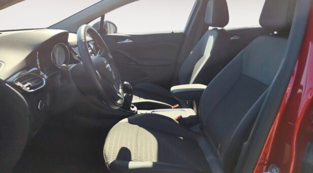 OPEL ASTRA BERLINA CON PORTON 1.2T SHL 81KW DESIGN & TECH 110 5p