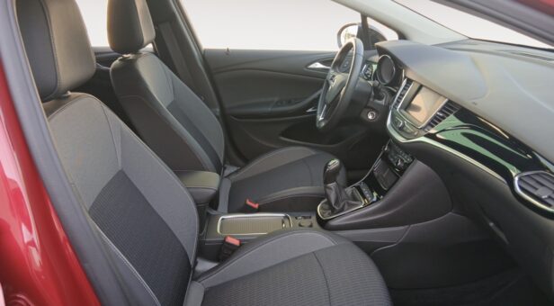 OPEL ASTRA BERLINA CON PORTON 1.2T SHL 81KW DESIGN & TECH 110 5p