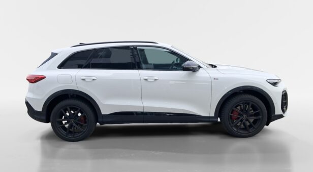 AUDI Q5 TODOTERRENO 2.0 TDI MHEV BLACK LINE S TRONIC QUATTRO 204 5p