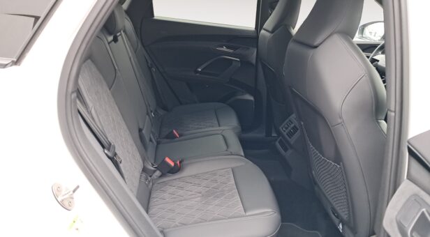 AUDI Q5 TODOTERRENO 2.0 TDI MHEV BLACK LINE S TRONIC QUATTRO 204 5p