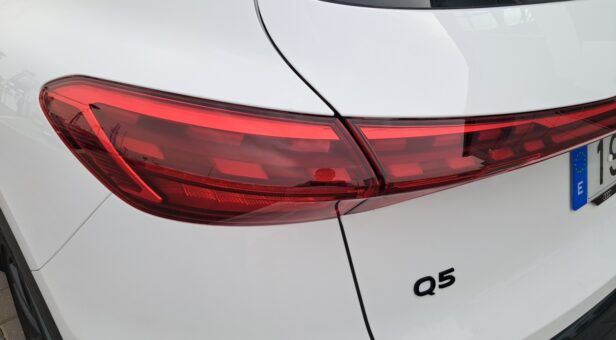 AUDI Q5 TODOTERRENO 2.0 TDI MHEV BLACK LINE S TRONIC QUATTRO 204 5p