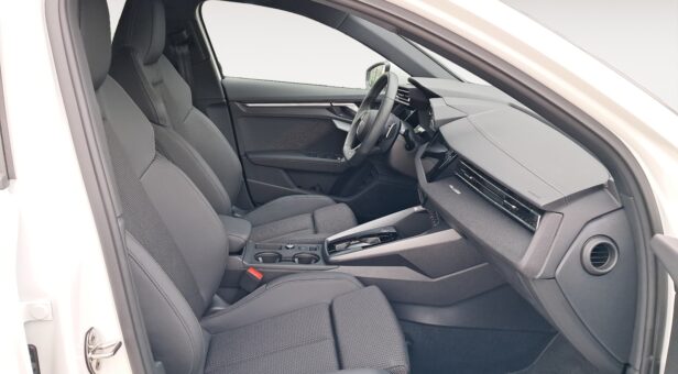 AUDI A3 BERLINA CON PORTON 1.5 40 TFSI E S TRONIC ALLSTREET GENUINE 204 5p