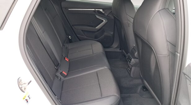 AUDI A3 BERLINA CON PORTON 1.5 40 TFSI E S TRONIC ALLSTREET GENUINE 204 5p