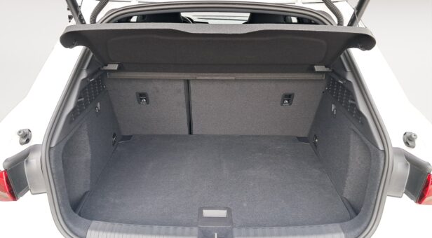 AUDI A3 BERLINA CON PORTON 1.5 40 TFSI E S TRONIC ALLSTREET GENUINE 204 5p