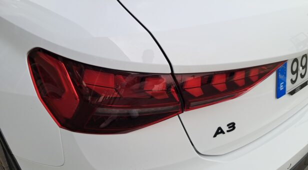 AUDI A3 BERLINA CON PORTON 1.5 40 TFSI E S TRONIC ALLSTREET GENUINE 204 5p