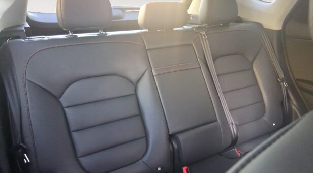 MG MG EHS MG EHS 1.5T 16.6kwh EDU 2WD COM LHD Dark