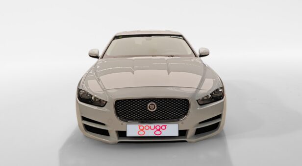 JAGUAR XE SEDAN 2.0D 180PS PURE AUTO 180 4p