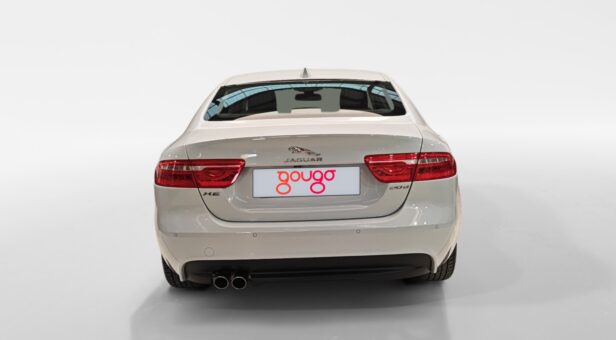 JAGUAR XE SEDAN 2.0D 180PS PURE AUTO 180 4p