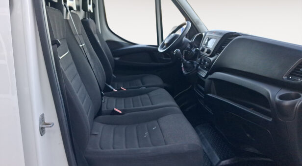 IVECO DAILY FURGON 2.3 TD 35S 16 V 4100/H2 16 M3 156 4p