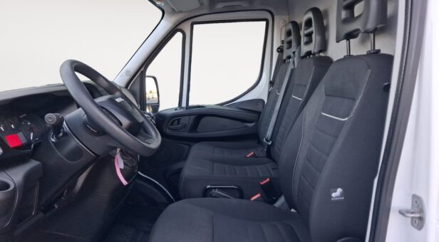 IVECO DAILY FURGON 2.3 TD 35S 16 V 4100/H2 16 M3 156 4p