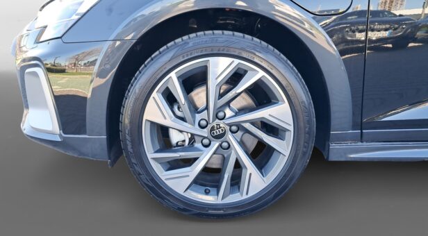 AUDI A3 BERLINA CON PORTON 1.5 40 TFSI E S TRON ALLSTREET ADVANCED 204 5p