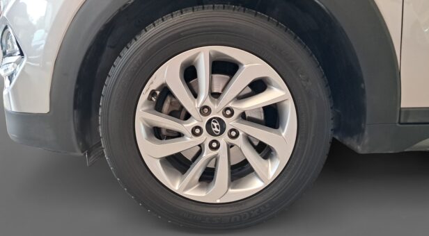 HYUNDAI TUCSON TODOTERRENO 1.7 CRDI 141 HP BLUEDR TECNO SKY DCT 2WD 141 5p