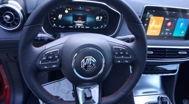 MG MG EHS MG HS 1.5t DCT 2WD LUX LHD