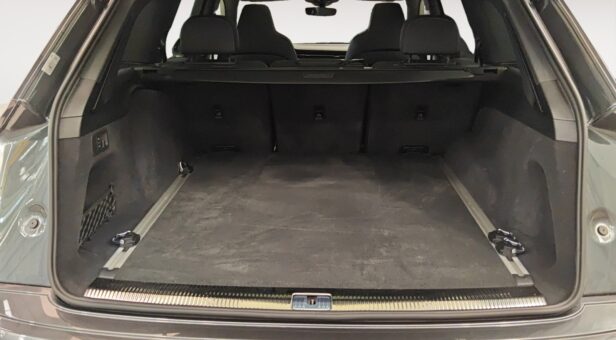 AUDI Q7 TODOTERRENO 3.0 55 TFSI E QUATTRO BLACK L. ED. TIPT. 394 5p