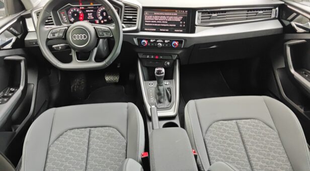 AUDI A1 BERLINA CON PORTON 1.0 30 TFSI S TR ADRENAL BLACK SPORTBACK 116 5p