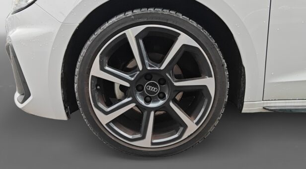 AUDI A1 BERLINA CON PORTON 1.0 30 TFSI S TR ADRENAL BLACK SPORTBACK 116 5p