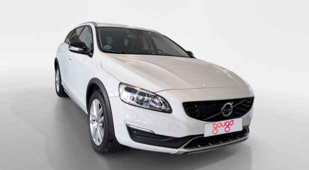 VOLVO V60 CROSS COUNTRY FAMILIAR 2.0 D3 MOMENTUM AUTO 150 5p