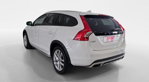 VOLVO V60 CROSS COUNTRY FAMILIAR 2.0 D3 MOMENTUM AUTO 150 5p