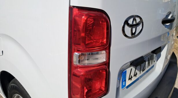 TOYOTA PROACE FURGON 1.5D 88KW L1 GX 120 4p