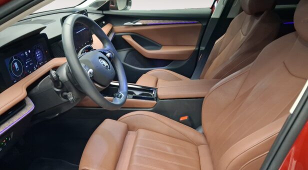 SKODA SUPERB FAMILIAR 1.5 TSI PHEV 110KW DSG L&K COMBI 150 5p SKODA SUPERB FAMILIAR 1.5 TSI PHEV 110KW DSG L&K COMBI 150 5p