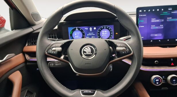 SKODA SUPERB FAMILIAR 1.5 TSI PHEV 110KW DSG L&K COMBI 150 5p SKODA SUPERB FAMILIAR 1.5 TSI PHEV 110KW DSG L&K COMBI 150 5p