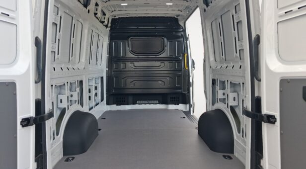 VOLKSWAGEN COMERCIALES LCV CRAFTER 35 FURGON BATALLA MEDIA L3H2 2.0 TDI FWD 103 KW (140 cv) 6 VEL. 3500 KG VOLKSWAGEN COMERCIALES LCV CRAFTER 35 FURGON BATALLA MEDIA L3H2 2.0 TDI FWD 103 KW (140 cv) 6 VEL. 3500 KG