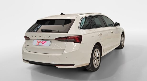 SKODA OCTAVIA FAMILIAR 2.0 TDI DESIGN 85KW 116 5p