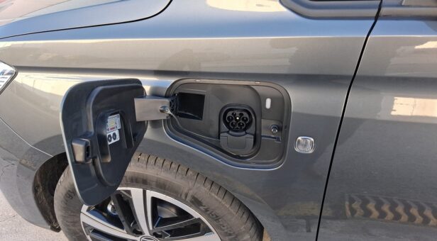 VOLKSWAGEN COMERCIALES CADDY Outdoor 5-asientos 1.5 TSI Hybrid 85 kW (116 CV) / 85 kW (116 CV) DSG 6 Vel.
