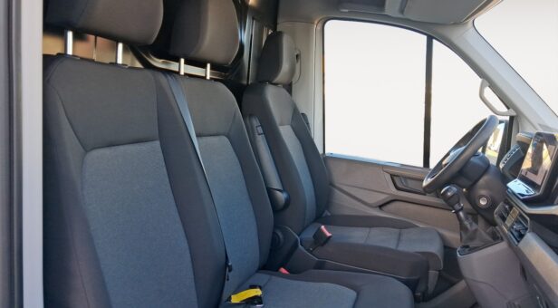 VOLKSWAGEN COMERCIALES LCV CRAFTER 35 FURGON BATALLA MEDIA L3H2 2.0 TDI FWD 103 KW (140 cv) 6 VEL. 3500 KG